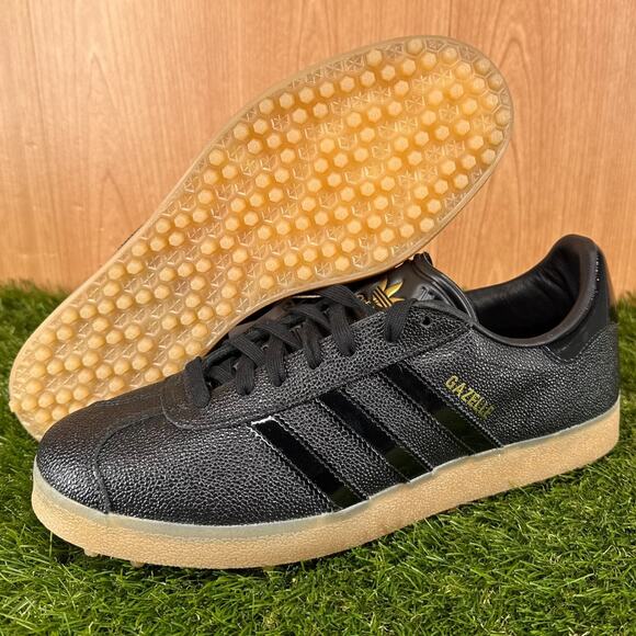 Athletic_Shoes
